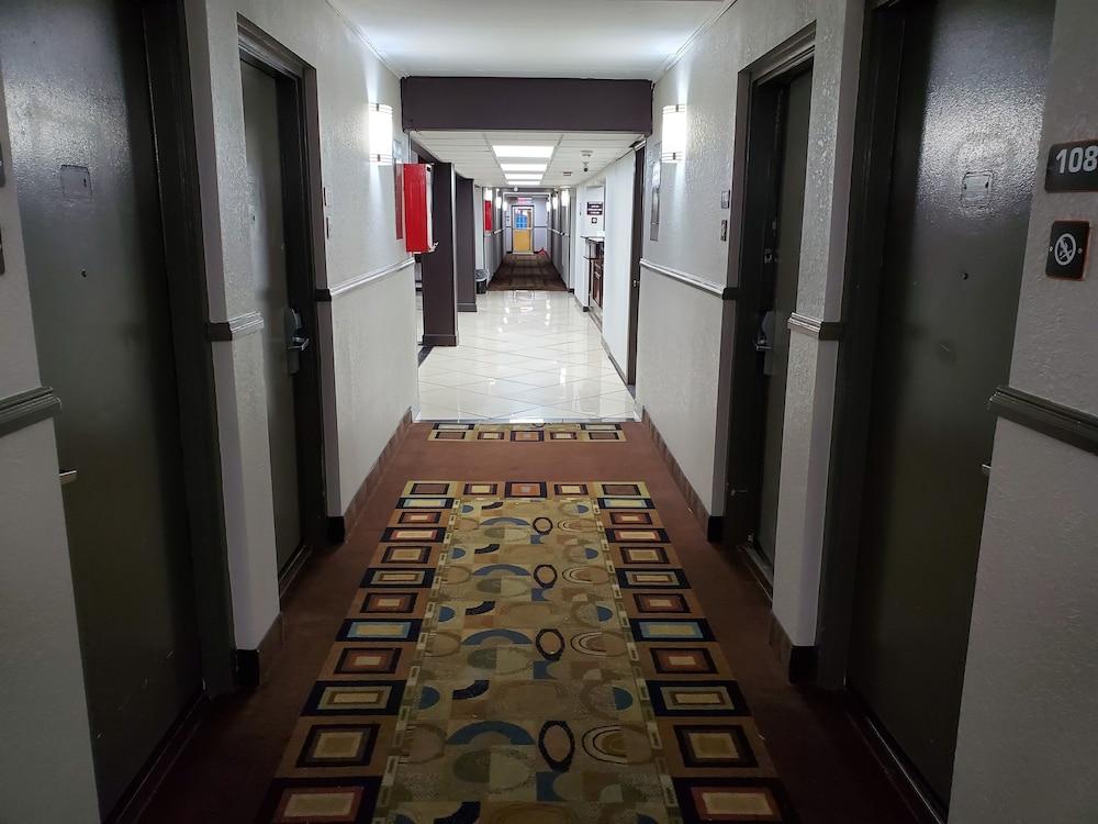 Royal Inn Hotel Indianapolis Exterior photo