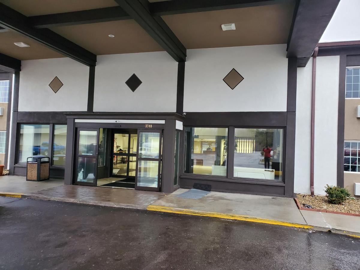 Royal Inn Hotel Indianapolis Exterior photo